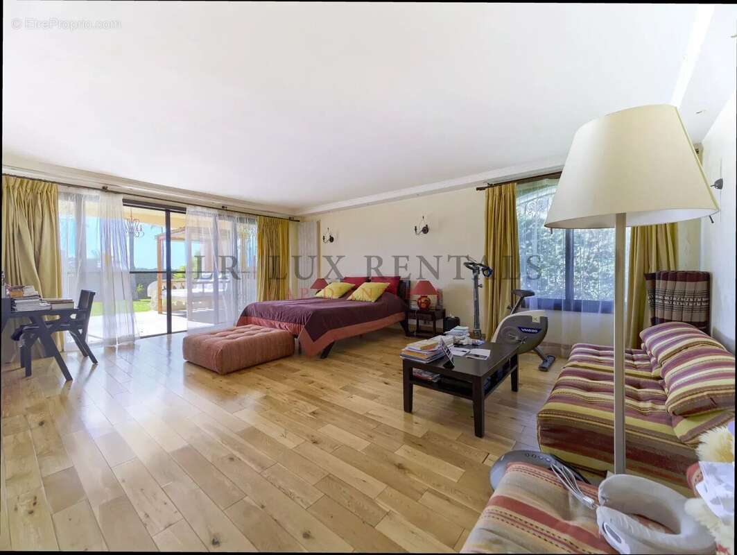 Maison à ANTIBES