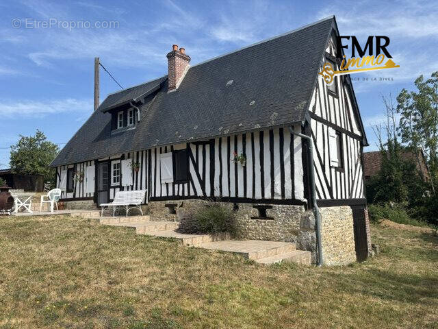 Maison à COURTONNE-LA-MEURDRAC
