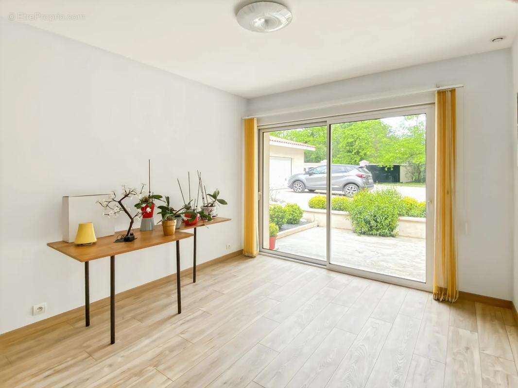 Maison à SAINT-DENIS-DE-PILE