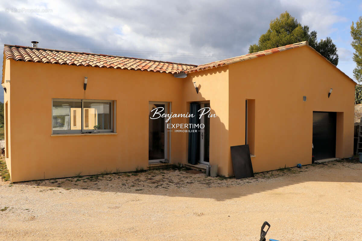 Maison à SAINT-SATURNIN-LES-APT