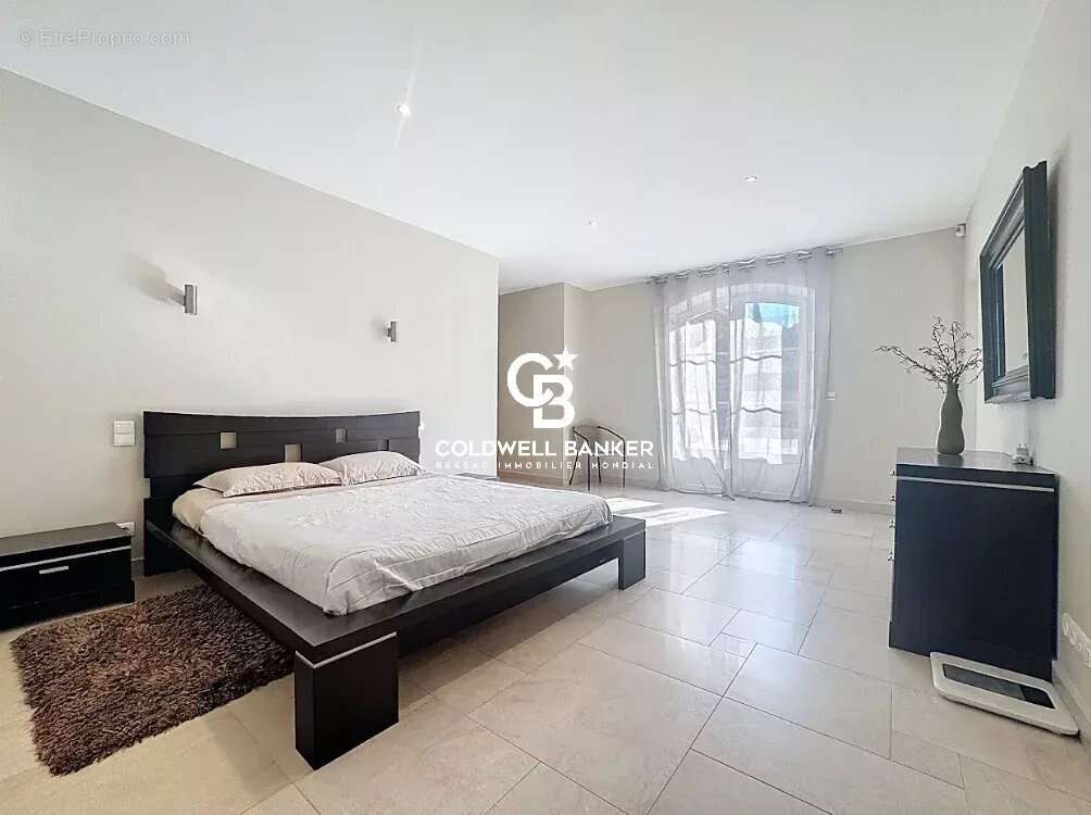 Maison à PUGET-SUR-ARGENS