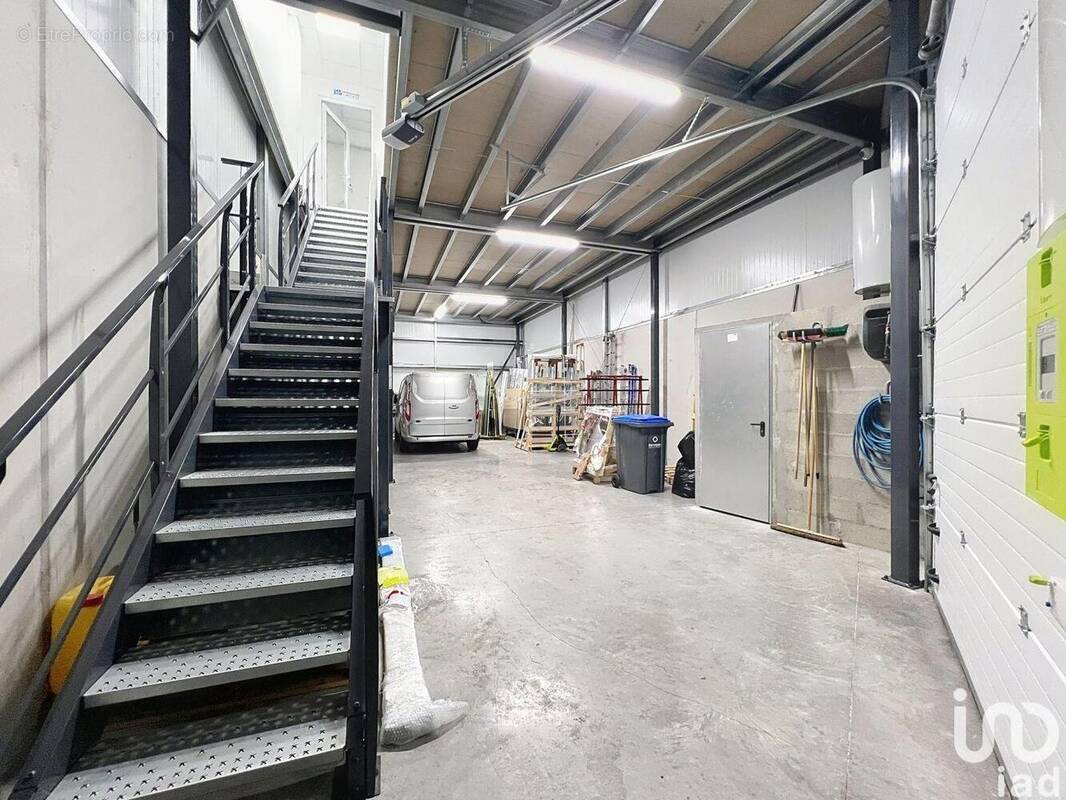 Photo 1 - Commerce à BRIE-COMTE-ROBERT