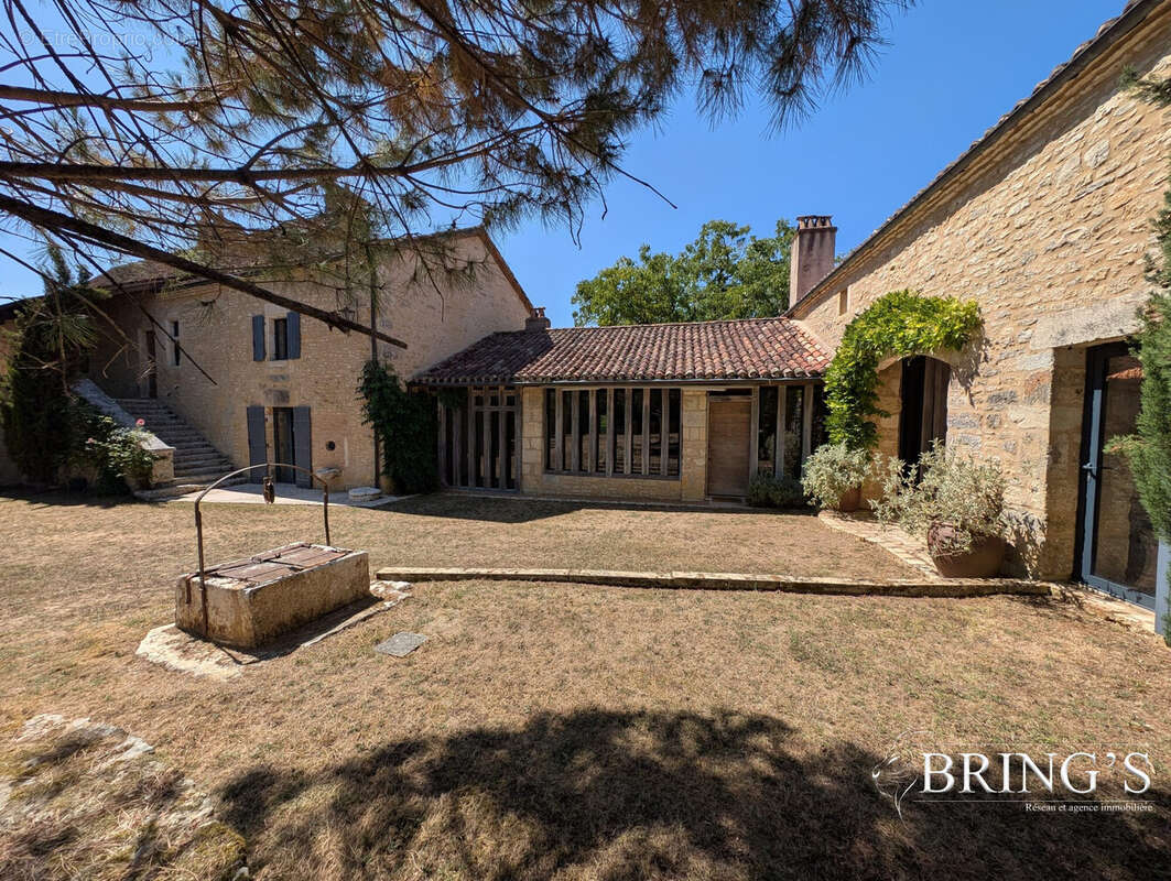 Maison 310 m² à Savignac-Les-Eglises  - photo 2