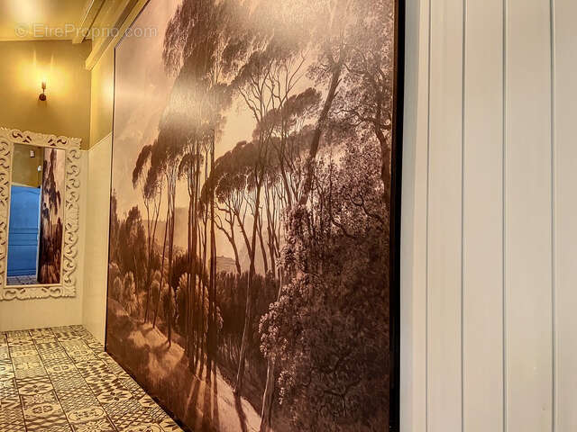 Commerce à SAINT-LAURENT-DES-ARBRES