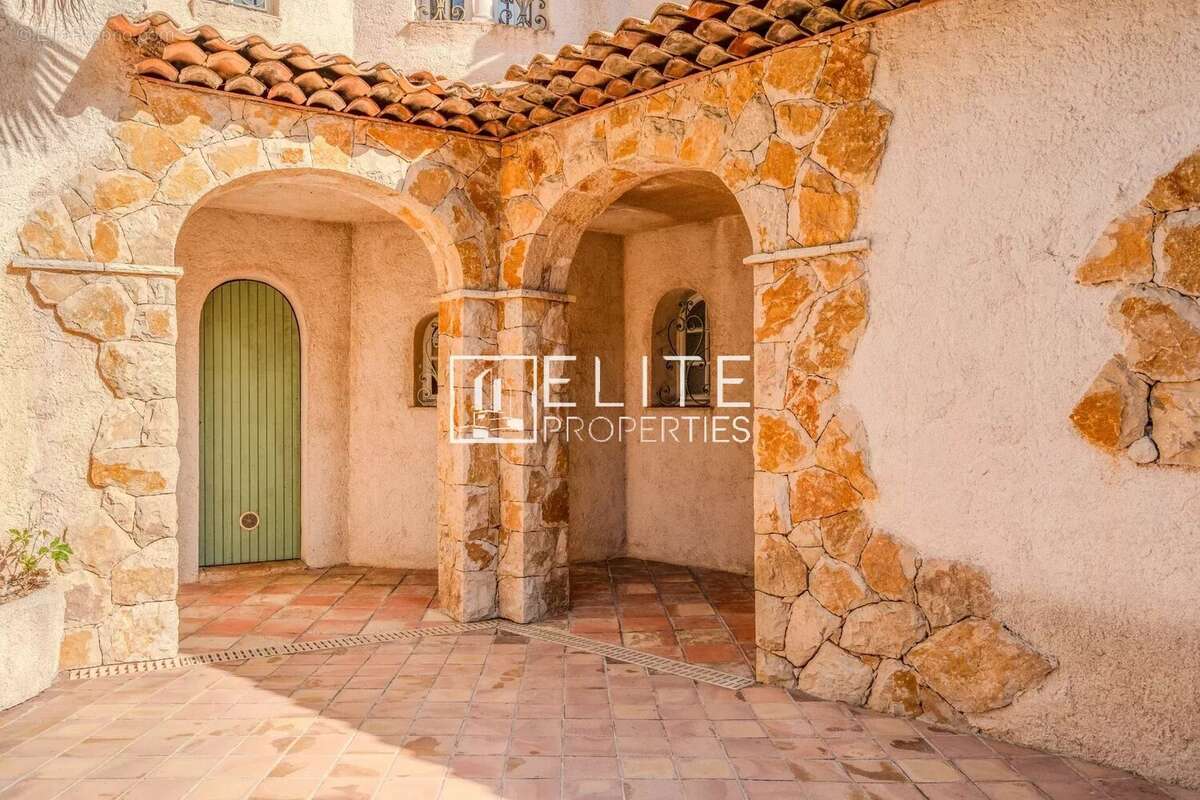 Maison de charme avec vue mer panoramique. piscine et dépendance - photo 20