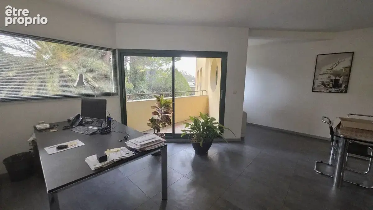 Commerce 830 m² à vendre à Avignon (84000) - photo 6