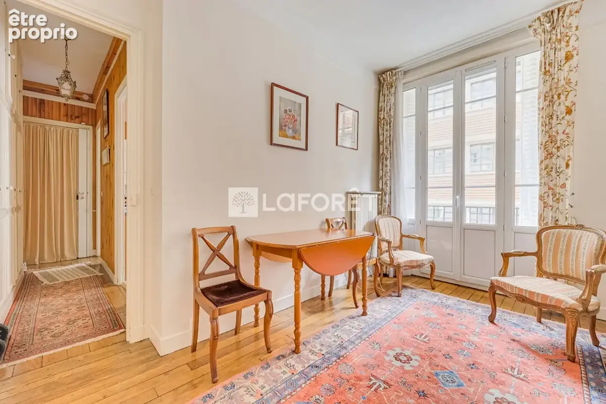 Paris 15 - 2 pieces traversant avec balcon - photo 5