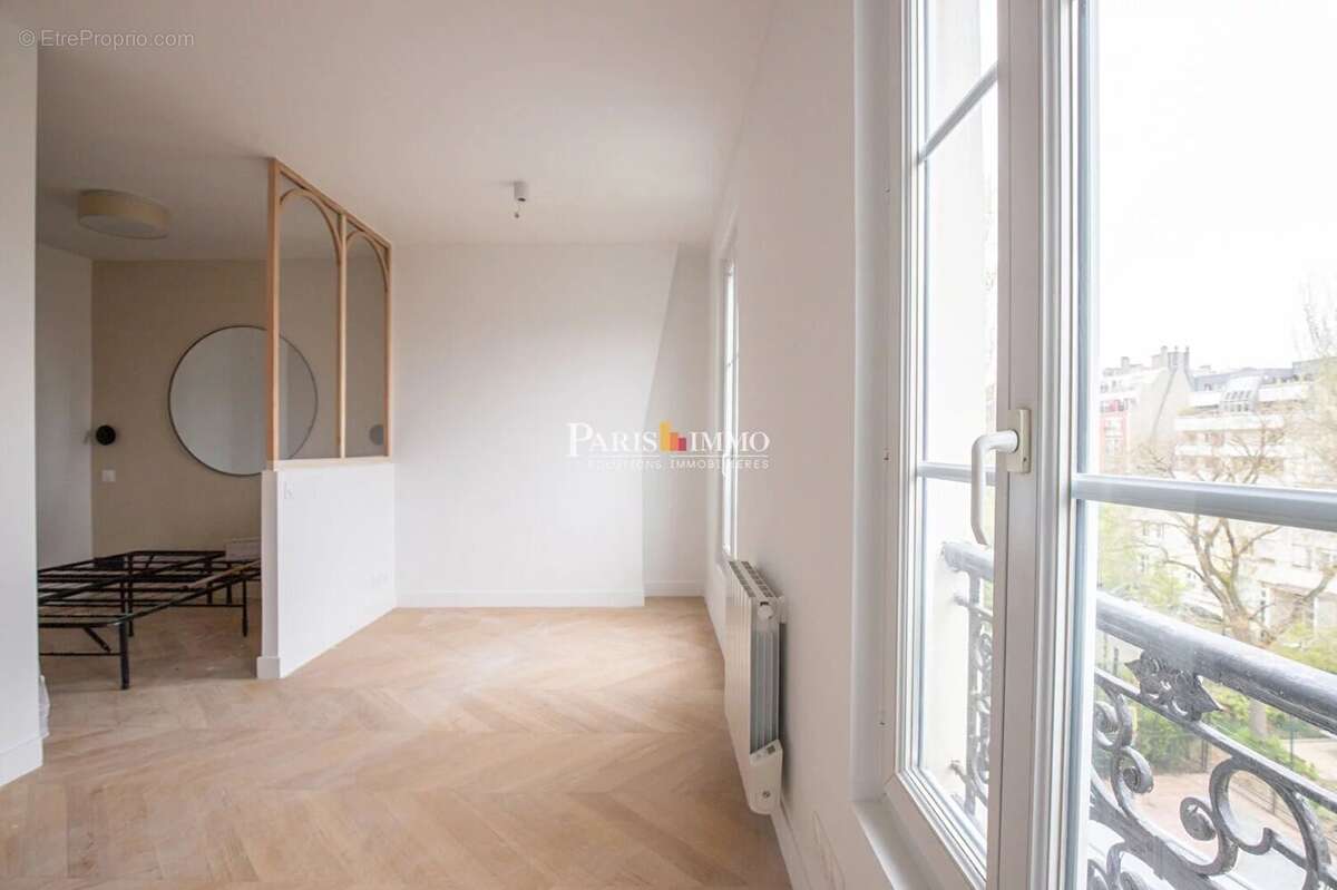 Appartement à PARIS-18E