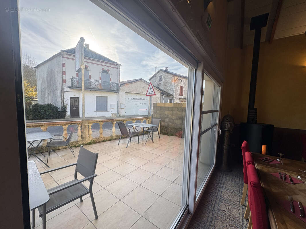 Commerce à MONTAIGU-DE-QUERCY