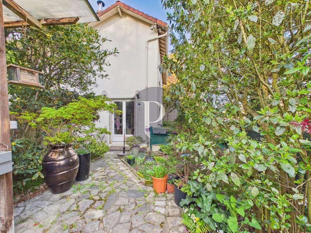 Maison à LE PLESSIS-ROBINSON