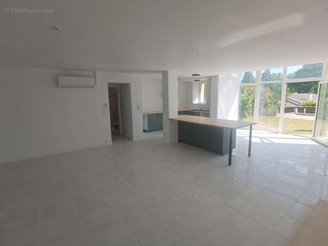 Maison à MONTEMBOEUF