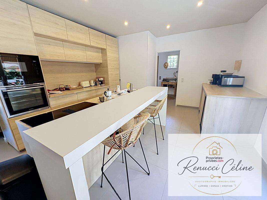 Maison  composée de 4 appartements, totalement rénovée, entrée de Porticcio - photo 6