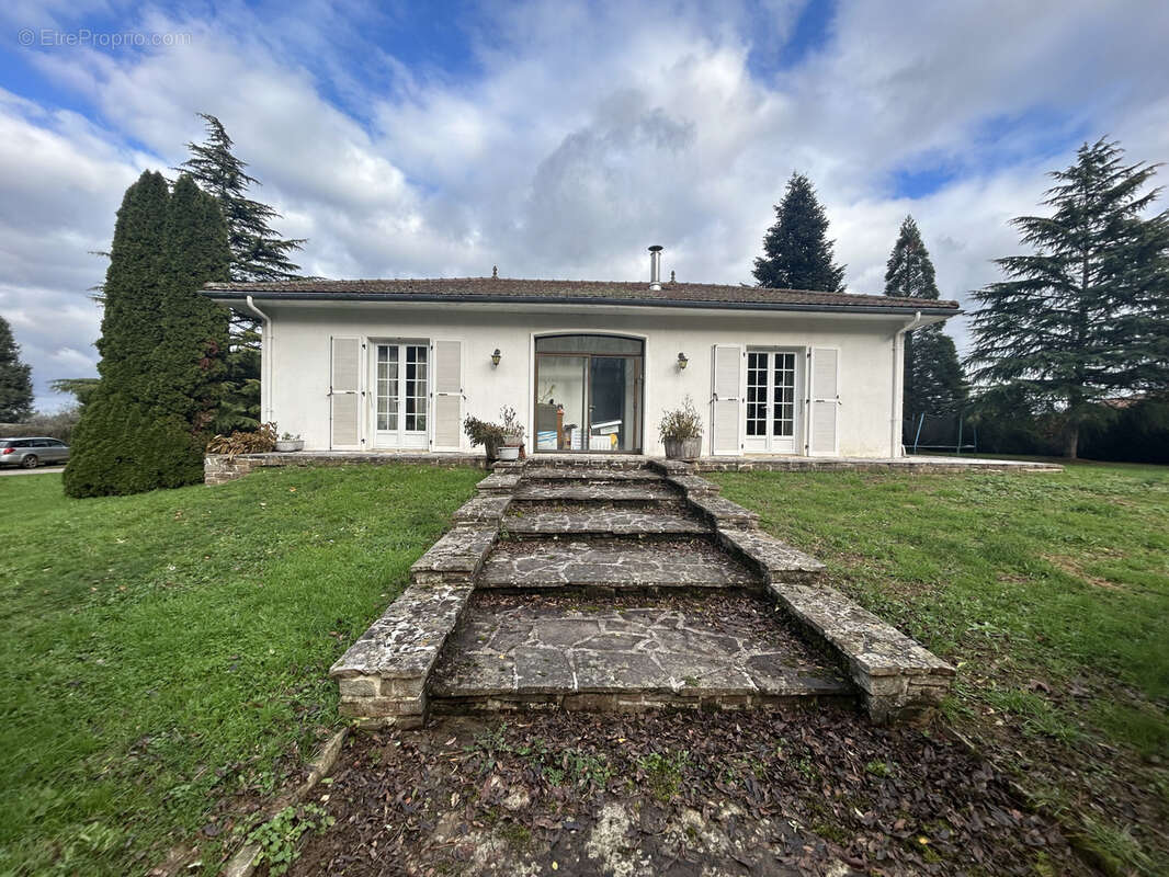 Maison à MONTEMBOEUF