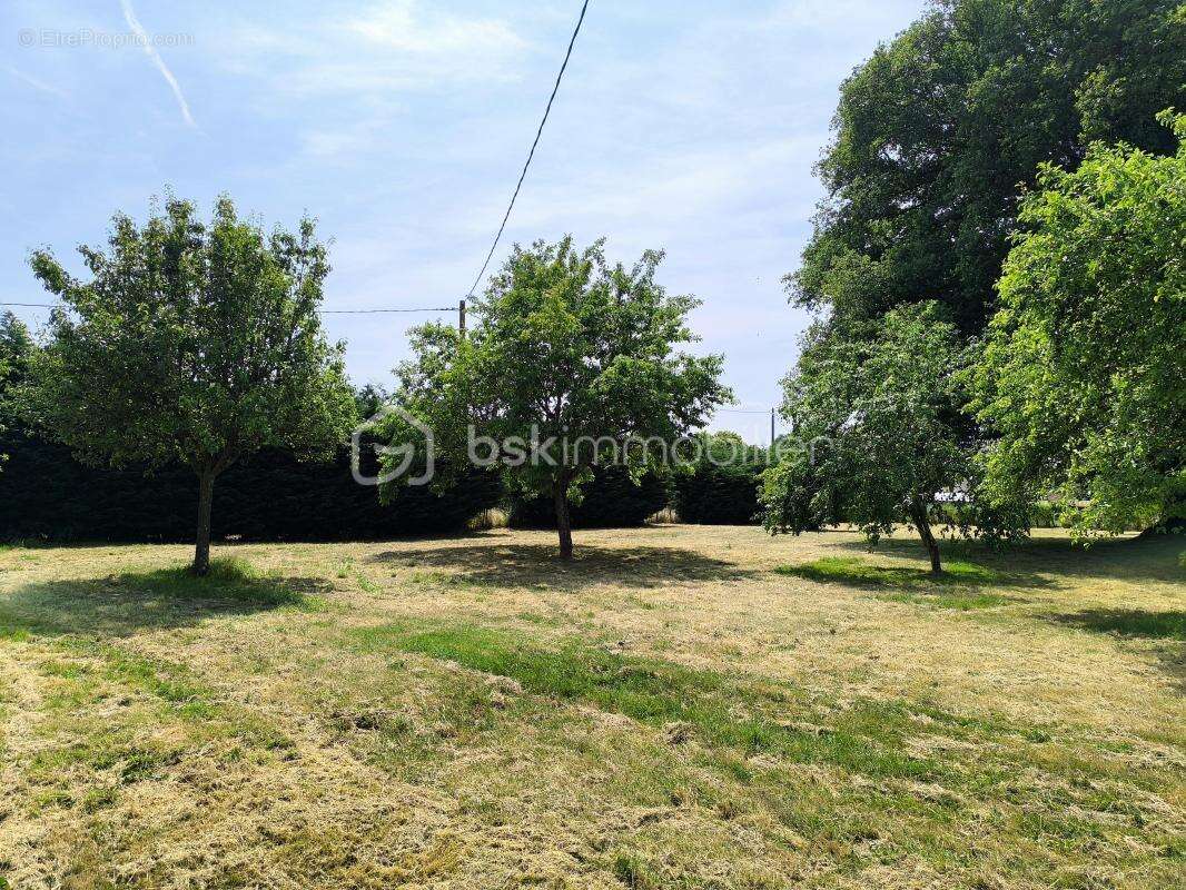 Maison à VILLAINES-SOUS-LUCE