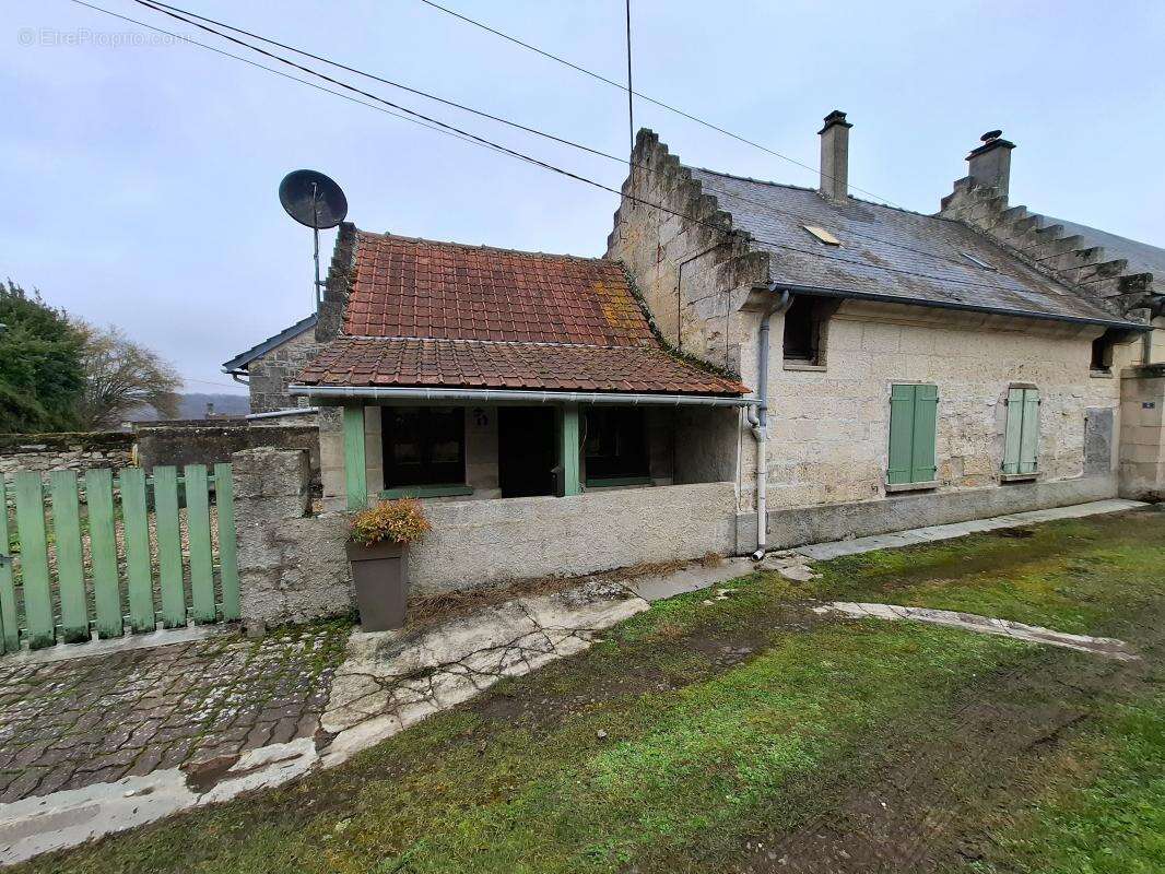 Maison à MONTIGNY-LENGRAIN