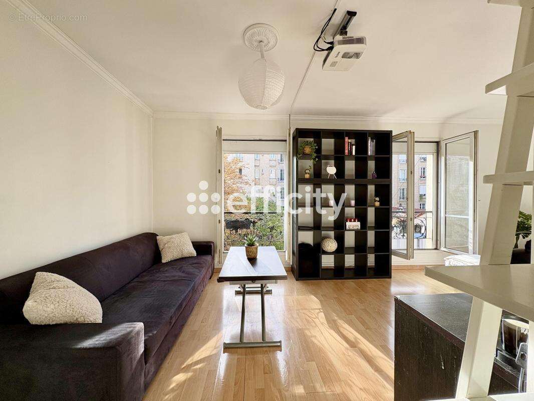 Appartement à COURBEVOIE