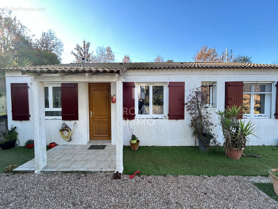 Maison à SAINTE-ANASTASIE-SUR-ISSOLE