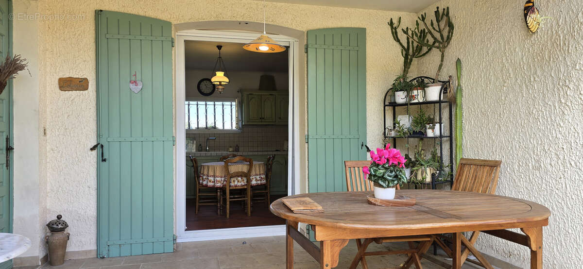 Maison à L&#039;ISLE-SUR-LA-SORGUE