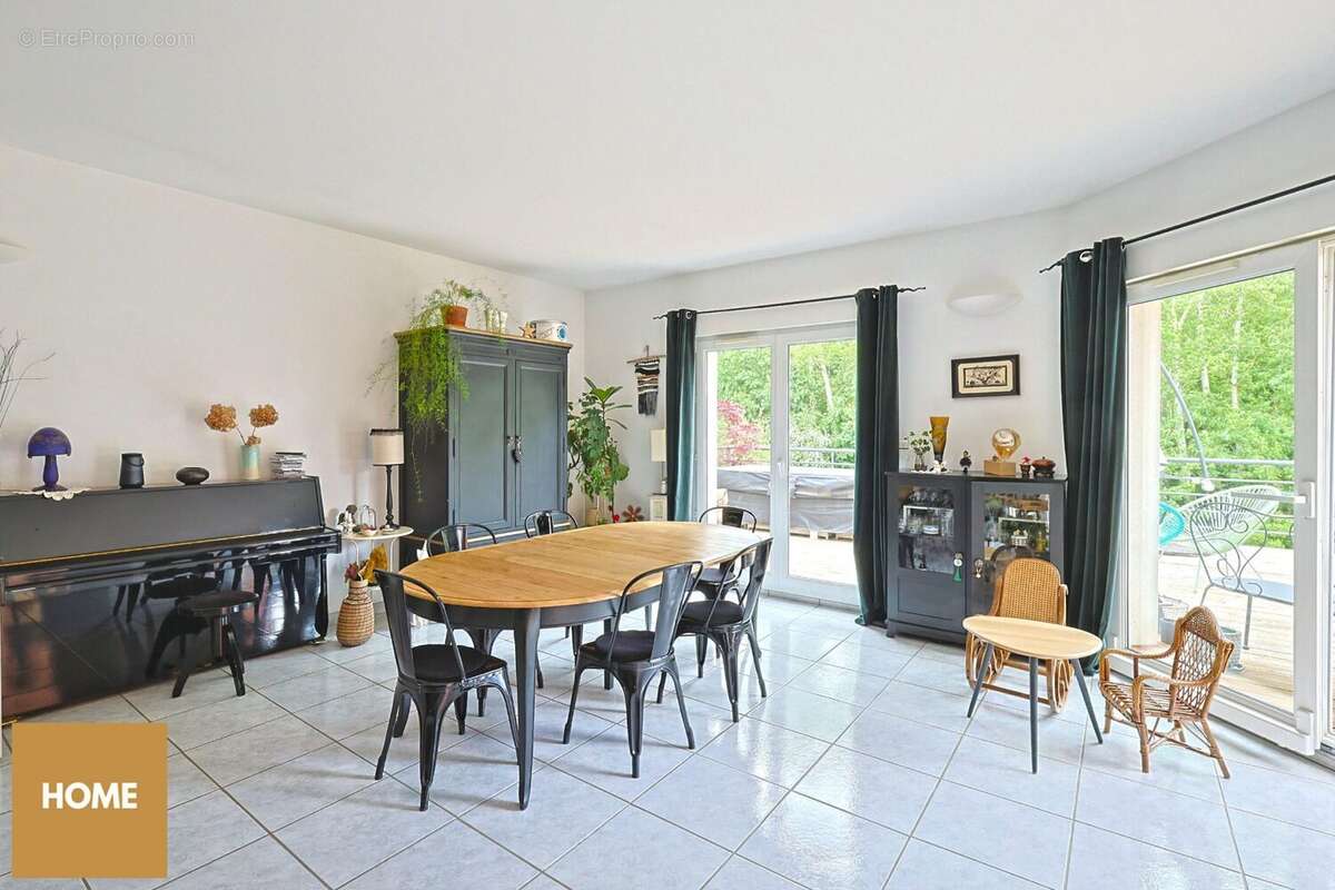 Maison 200 m² à Saint-Nicolas-De-Port  - photo 2