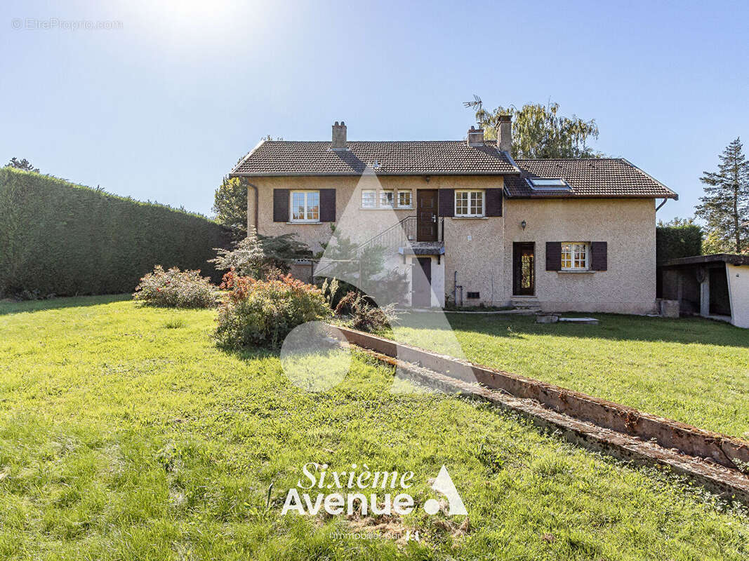 Maison à CHAZAY-D'AZERGUES