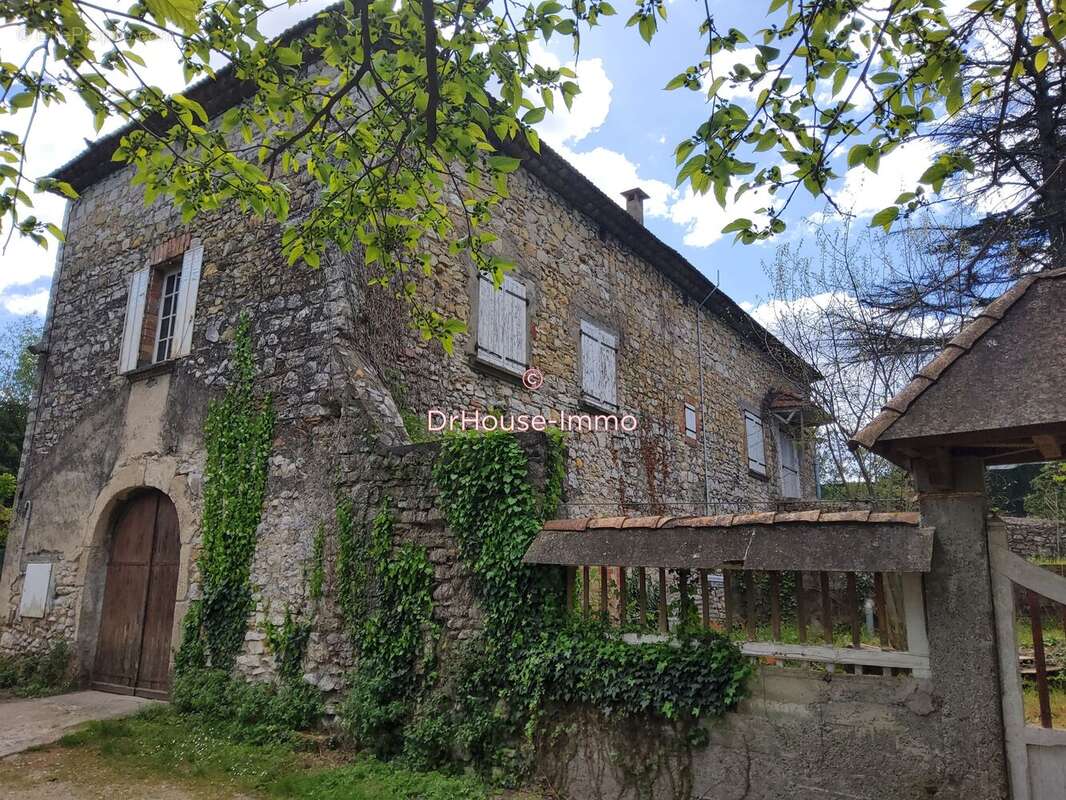 Maison à VEZENOBRES