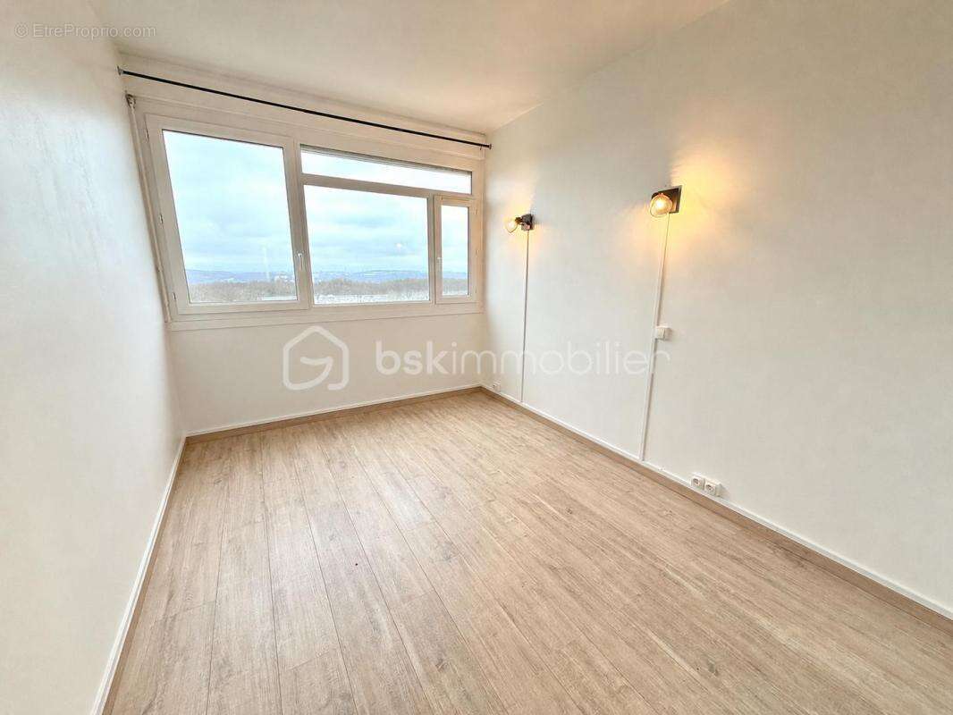 Appartement à MONT-SAINT-AIGNAN
