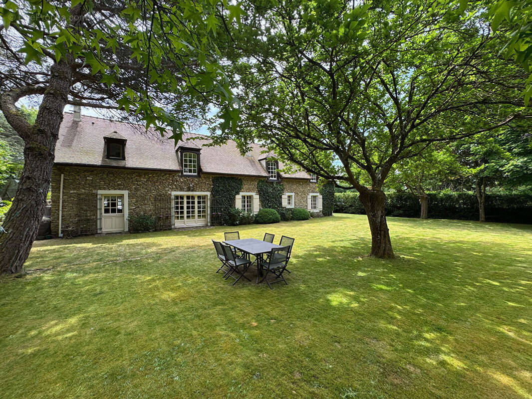 Maison à MONTFORT-L&#039;AMAURY
