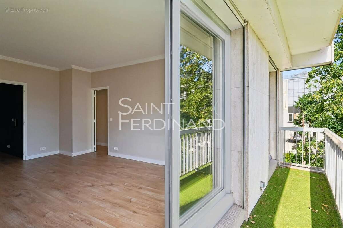 Appartement à NEUILLY-SUR-SEINE