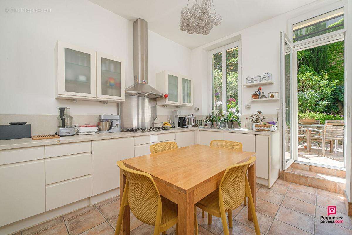 Appartement à MARSEILLE-6E