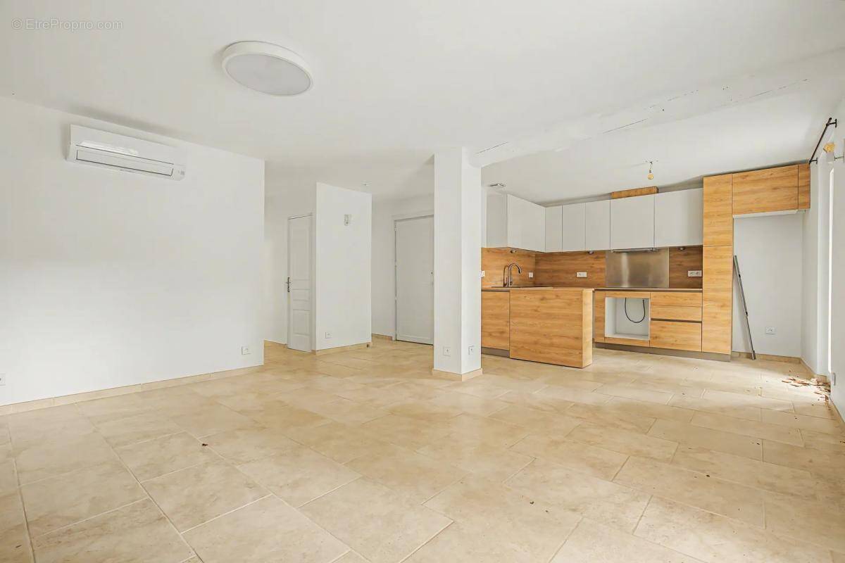 Appartement à EYGUIERES