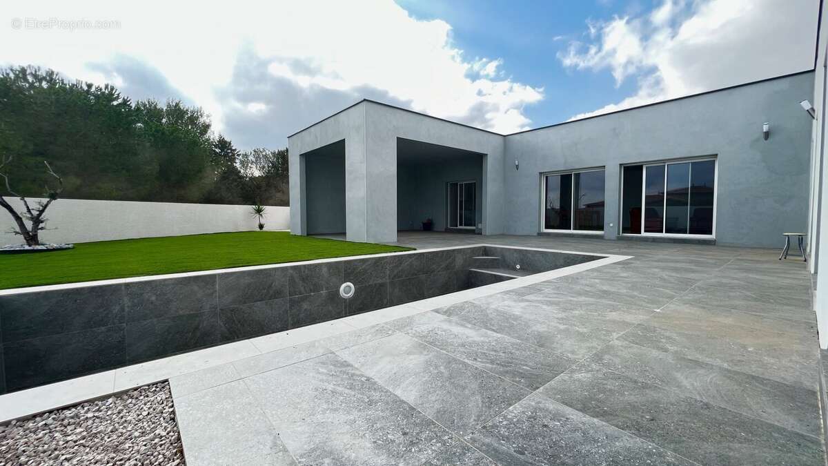 Maison à ESPONDEILHAN