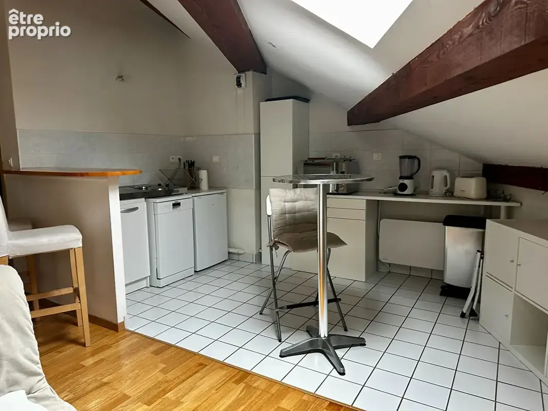 NANCY - Studio  37,40 m² Carrez / 48,60 m² au sol - Vendu meublé - photo 2