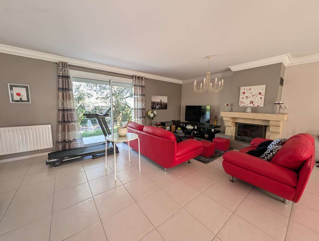 Maison à COLOMBIER-SAUGNIEU