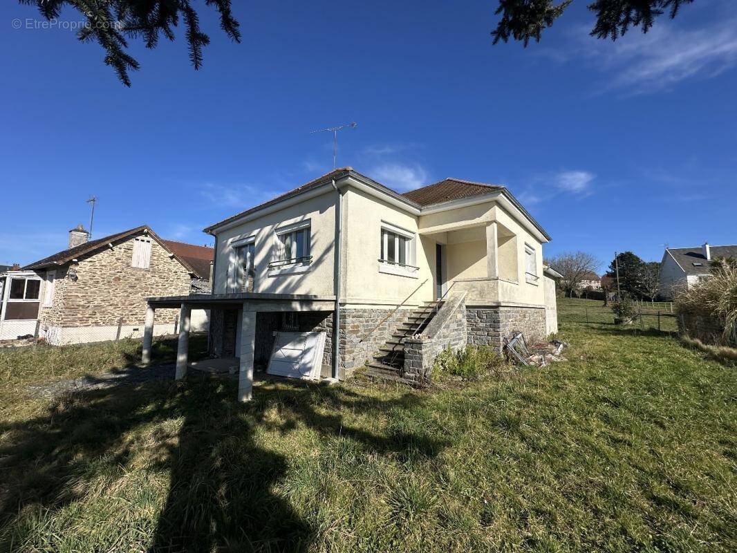 Maison à SAINT-YRIEIX-LA-PERCHE