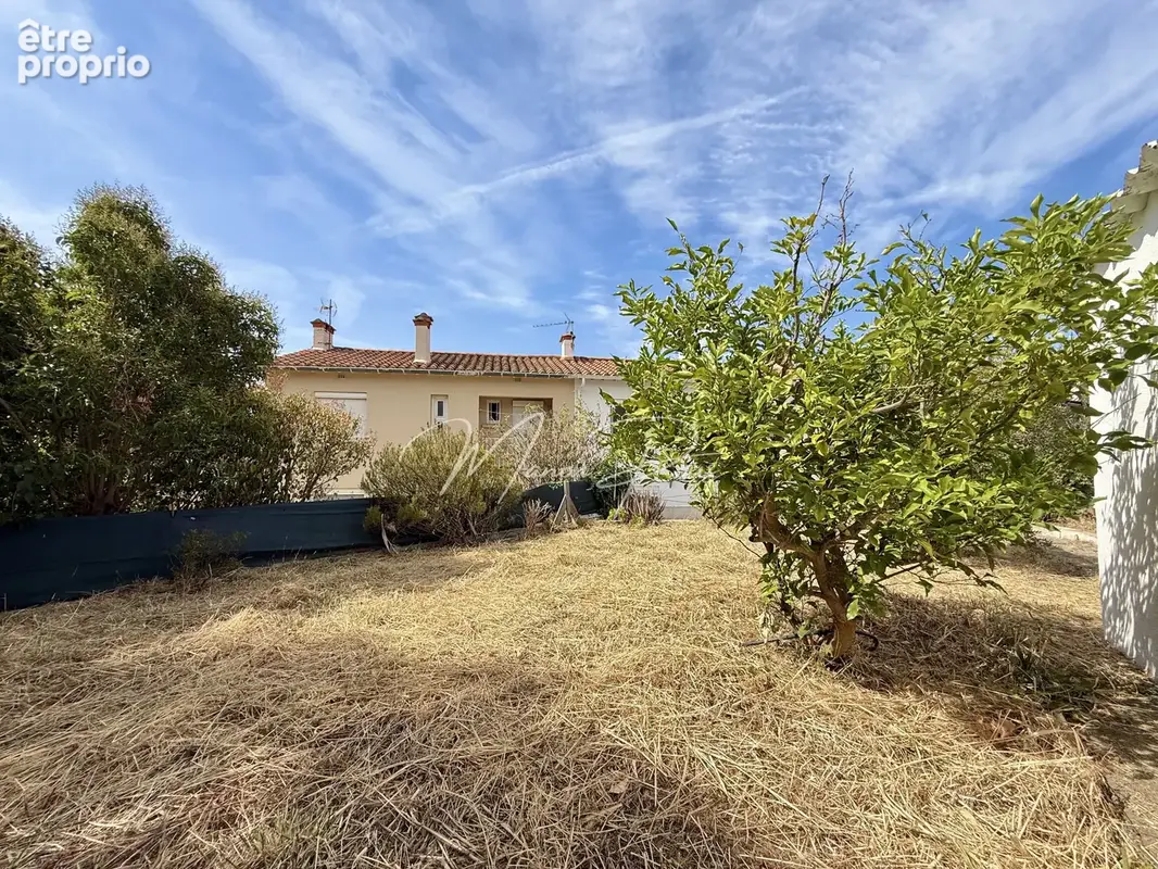 Maison 91 m² à Saint-Esteve  - photo 4