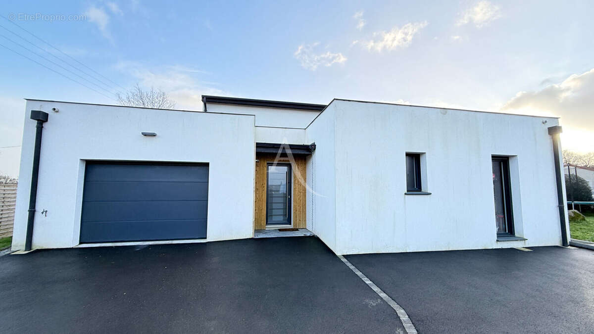 Maison à SAINT-FLORENT-DES-BOIS