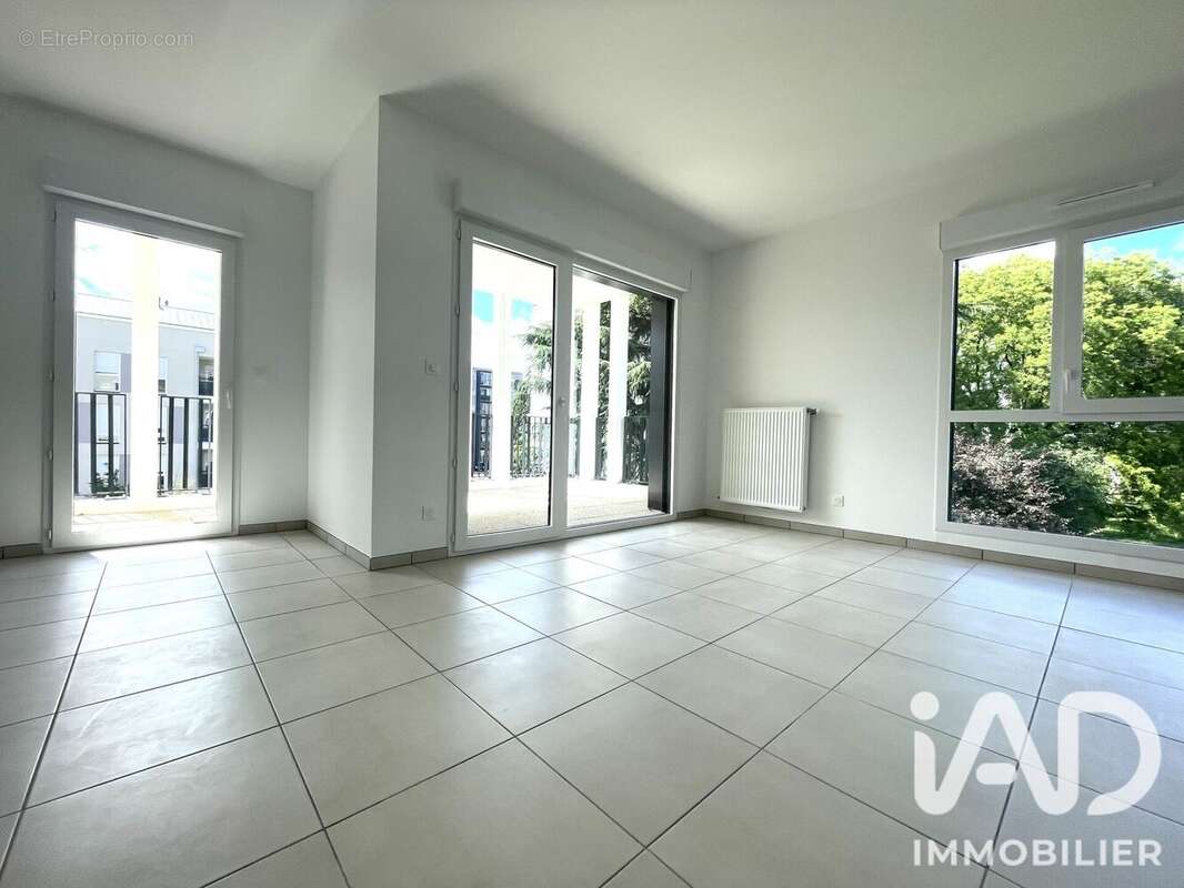 Appartement 70 m² à Francheville  - photo 4