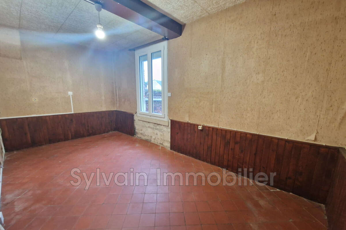 Maison à MILLY-SUR-THERAIN