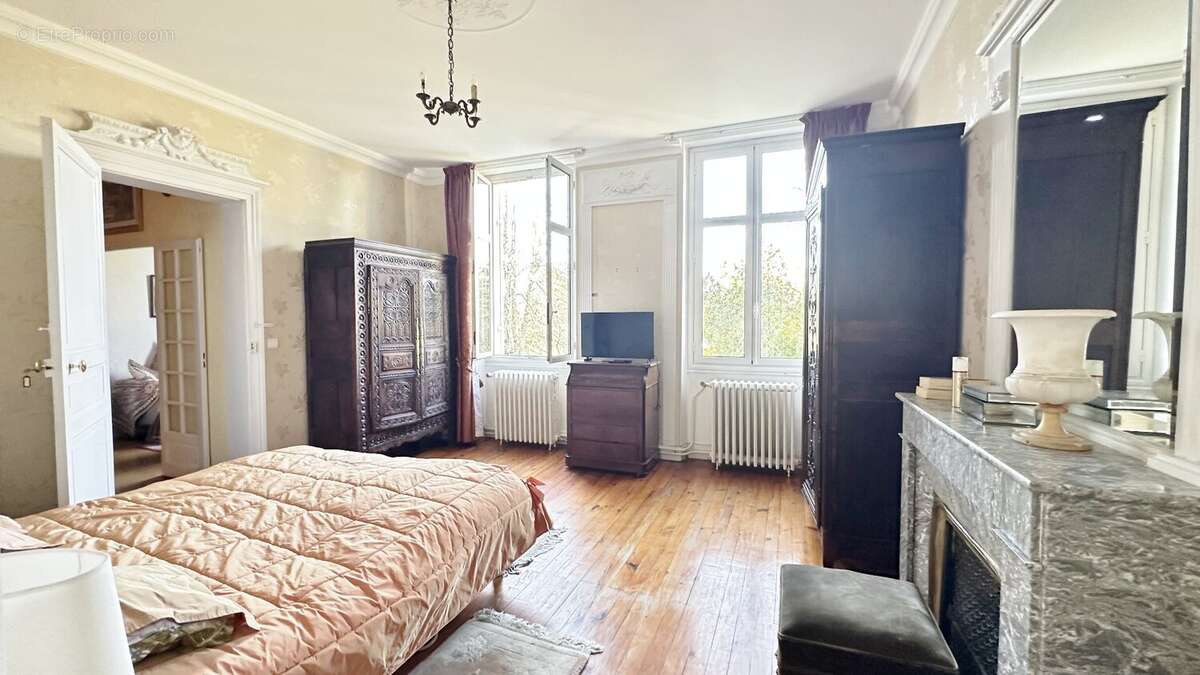 Maison à SAINT-JULIEN-EN-BORN