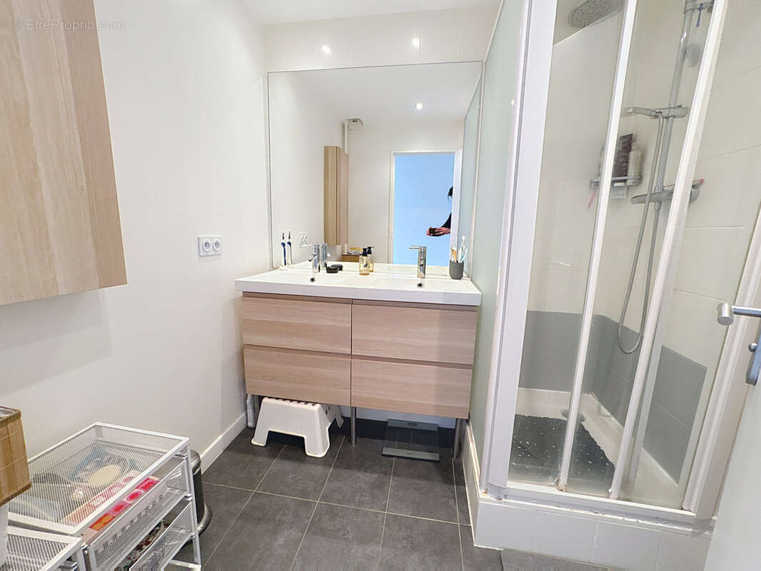 Appartement à SAINT-GENIS-LAVAL