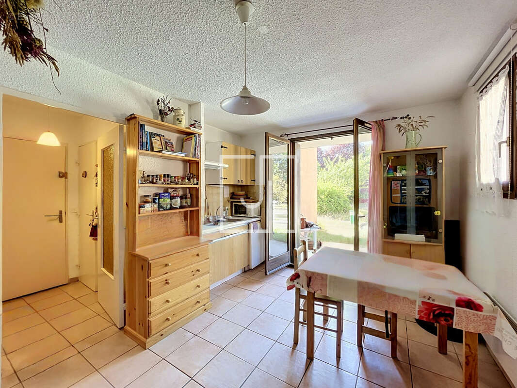 À vendre à Jausiers 04850, studio avec terrasse - photo 2