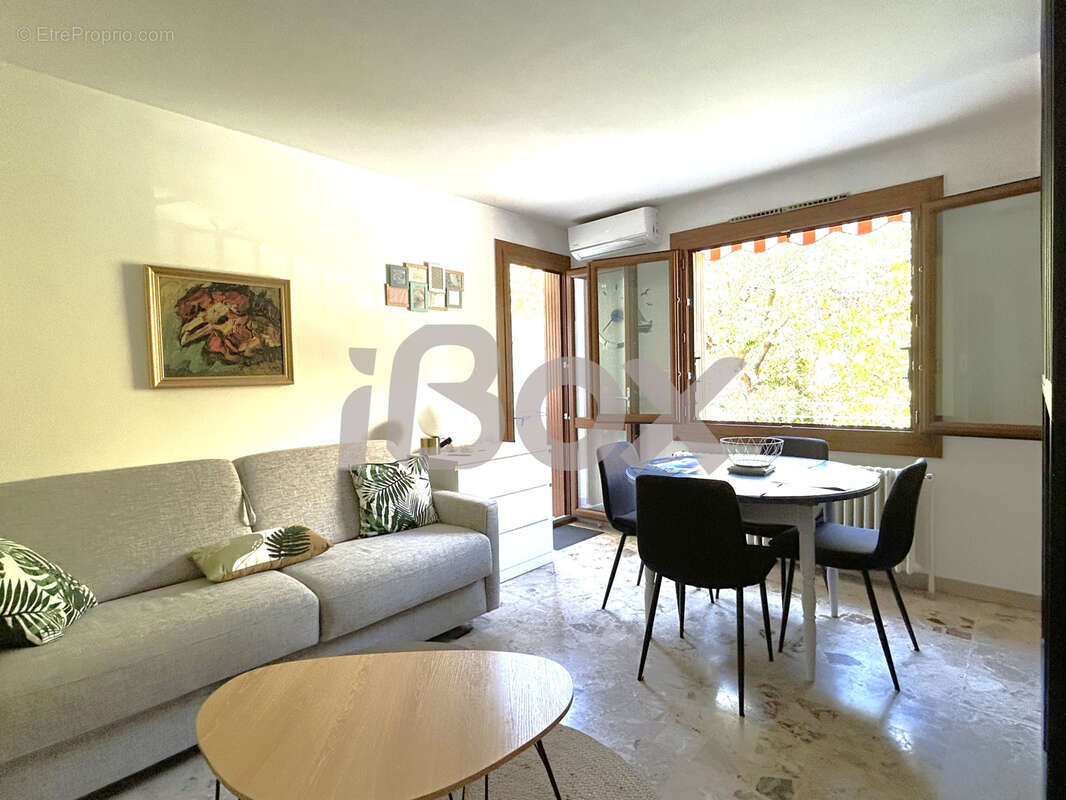 Appartement à SANARY-SUR-MER
