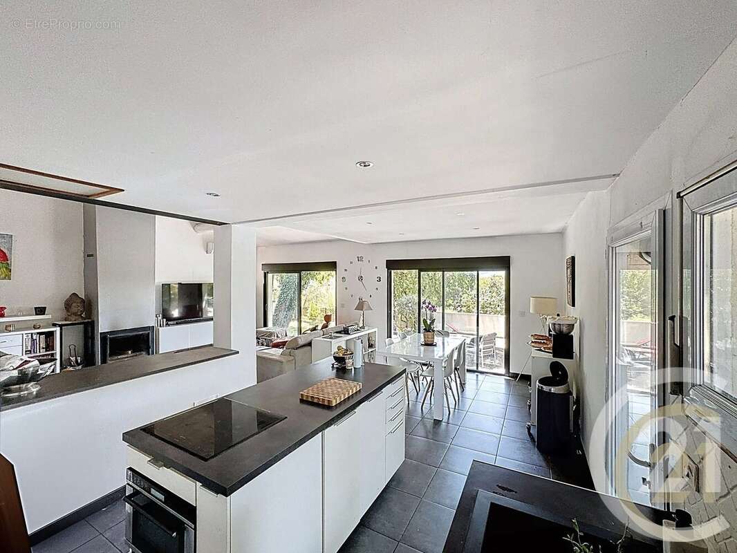 Maison à POURRIERES