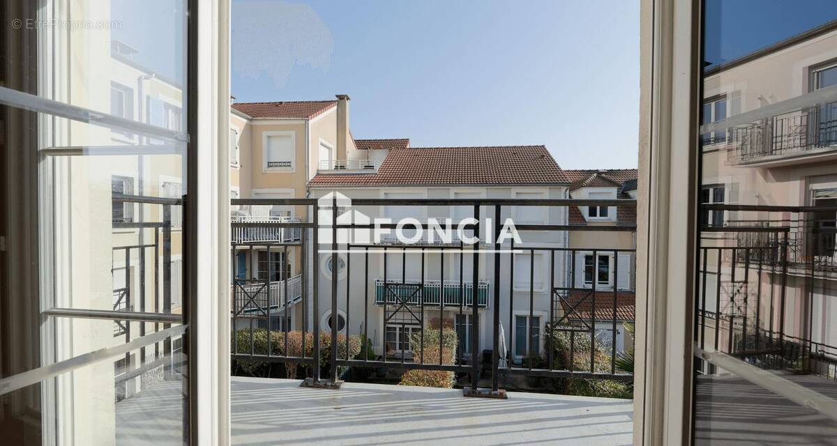 Appartement à CORBEIL-ESSONNES