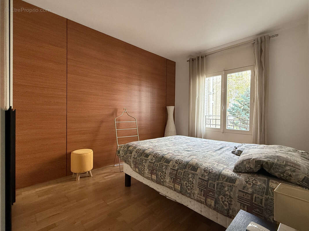 Appartement à COURBEVOIE