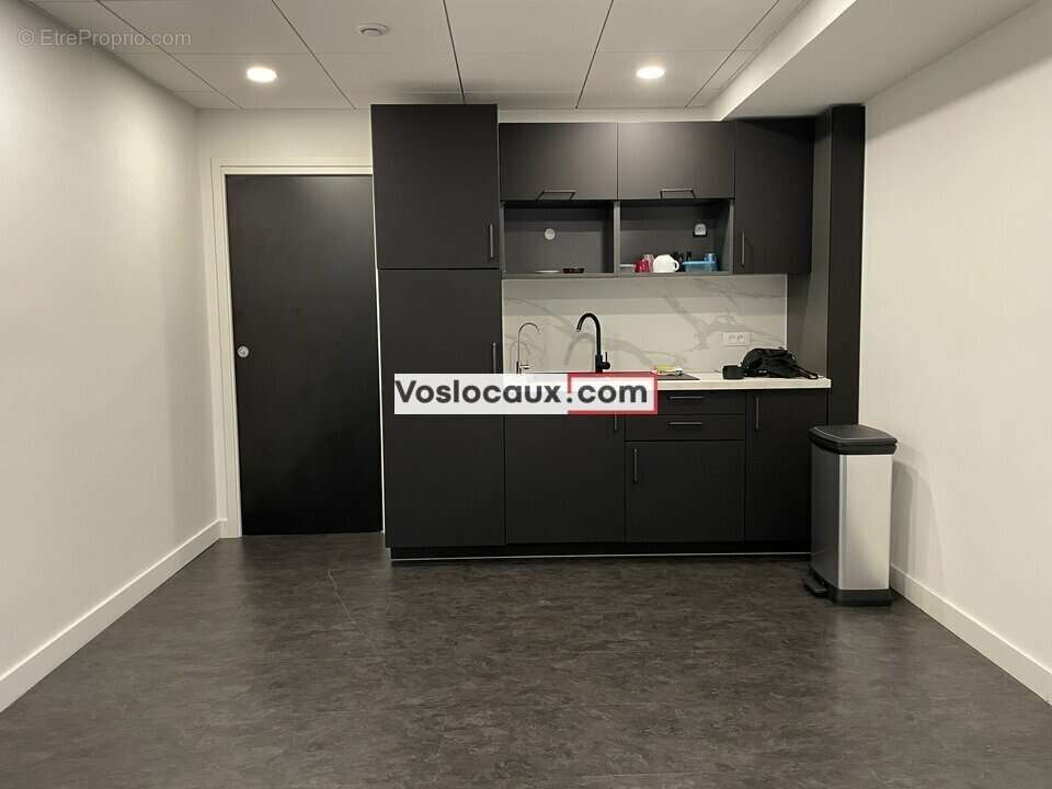 Commerce à VILLENEUVE-LOUBET