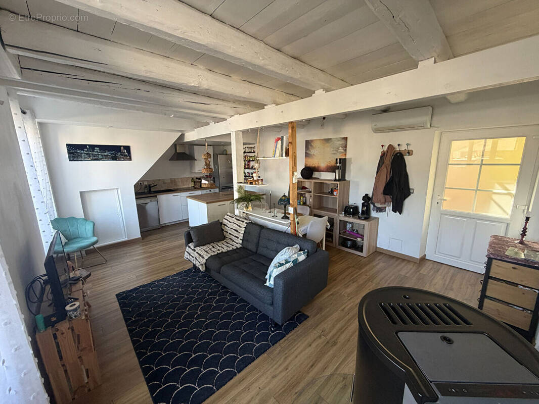 Appartement à CORCELLES-LES-MONTS