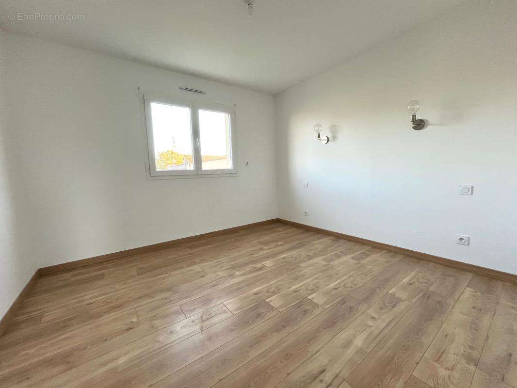 Maison à CHICHEBOVILLE