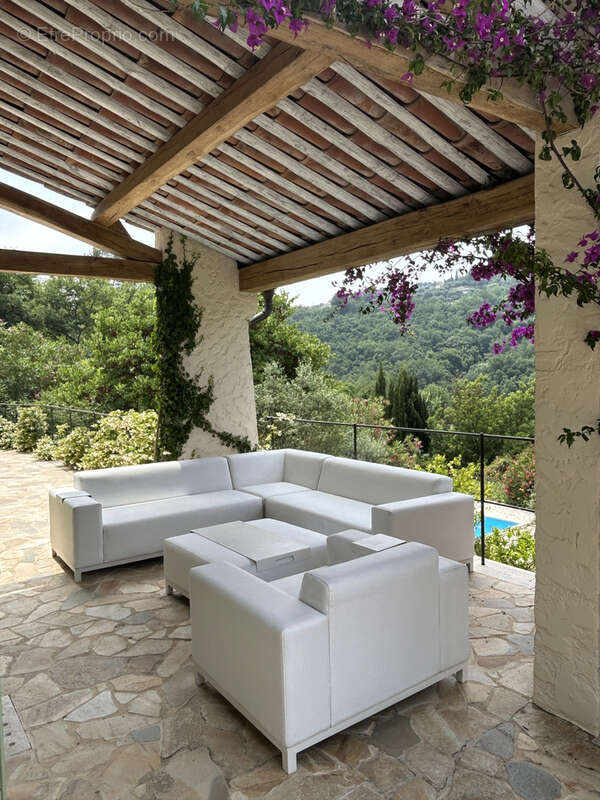 Maison à TOURRETTES-SUR-LOUP