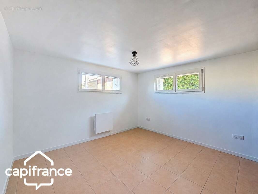 Maison sur sous-sol 121 m² – 5 chambres – terrain clos 1 305 m² – Saint-Jacques-de-Thouars, proximité immédiate de Thouars - photo 13
